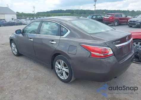 2015 Nissan Altima 2.5 Sv z USA, uszkodzony, nr VIN 1N4AL3AP2FC491323